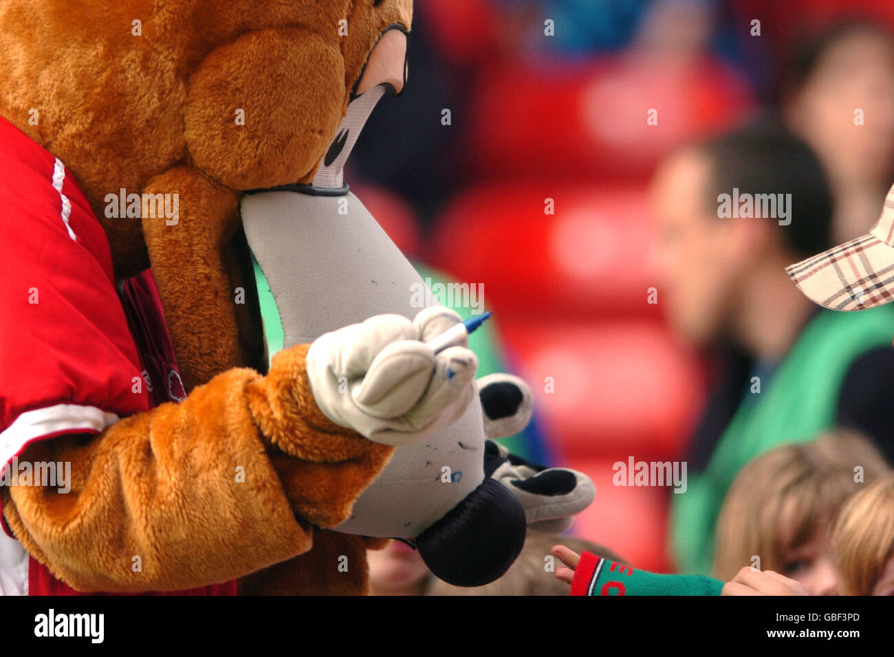 Nottingham forest mascot hires stock photography and images Alamy