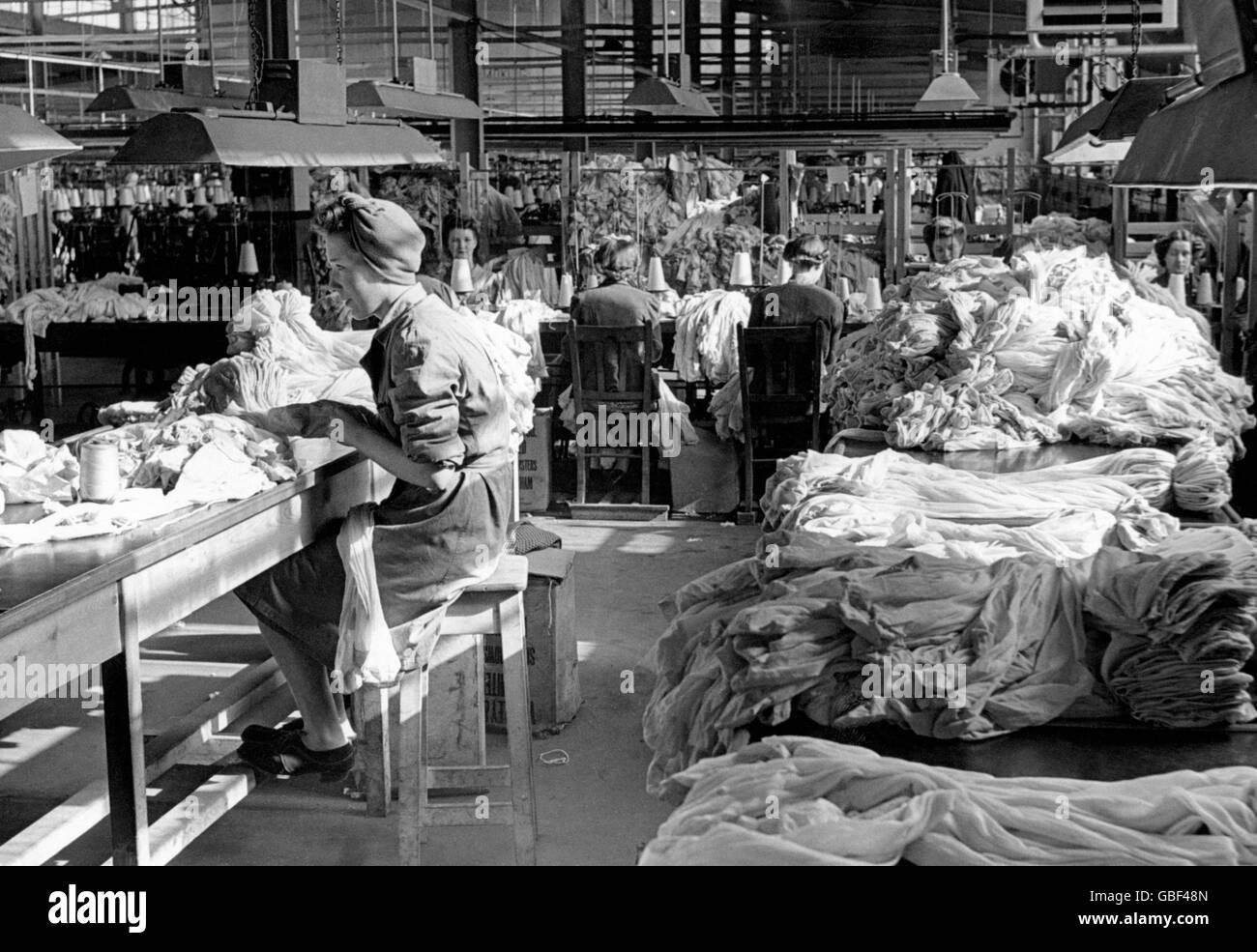 Work - Britain's Women Return to the Factories - 1947 Stock Photo