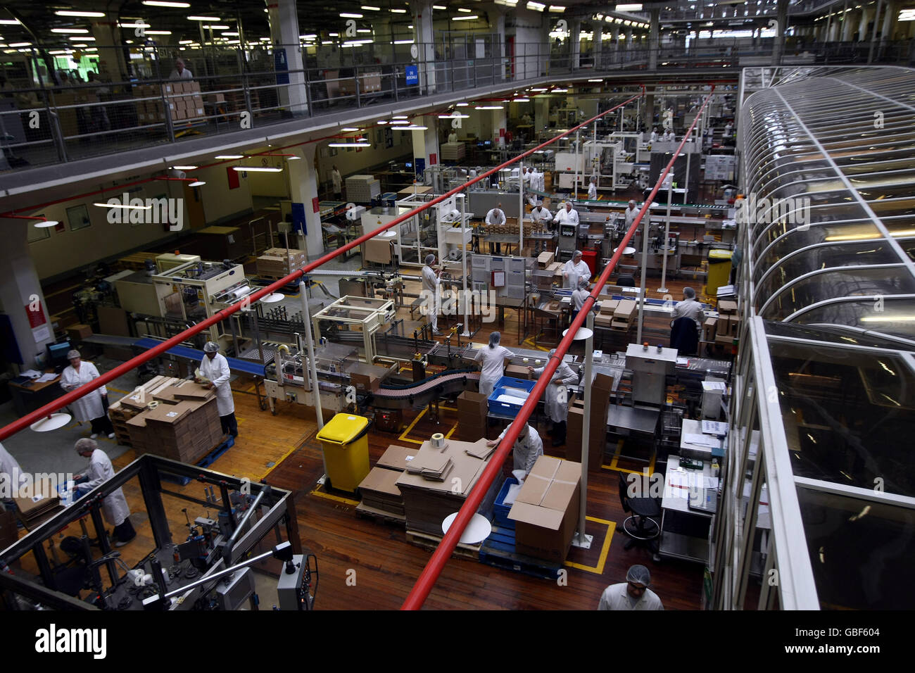 Cosmetics Factory Hi Res Stock Photography And Images Alamy