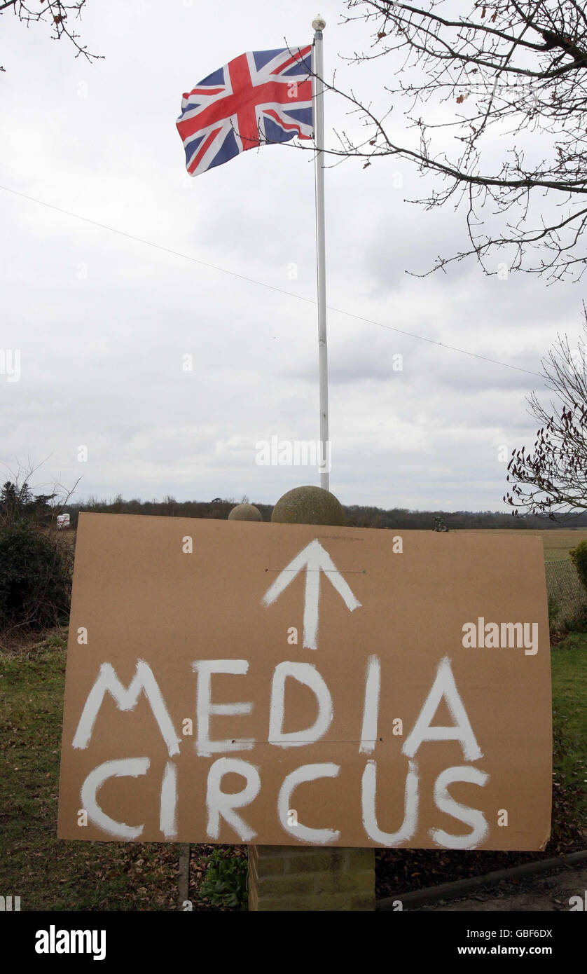 A sign made by a local resident points towards the entrance of Down Hall Country House Hotel where Jade Goody and Jack Tweed are getting married near Hatfield Heath, Essex. Stock Photo