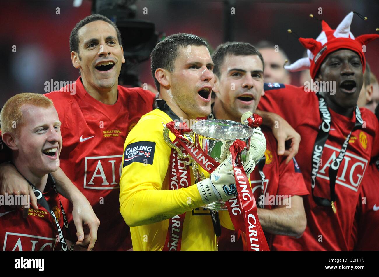 (left to right) Manchester United's Richard Eckersley, Rio Ferdinand