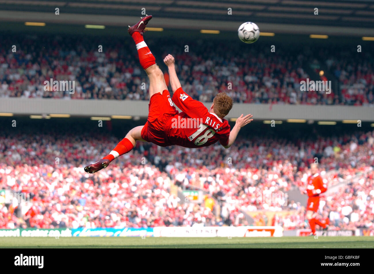 Soccer - FA Barclaycard Premiership - Liverpool v Middlesbrough. Liverpool's John Arne Riise attempts a spectacular overhead kick. Stock Photo
