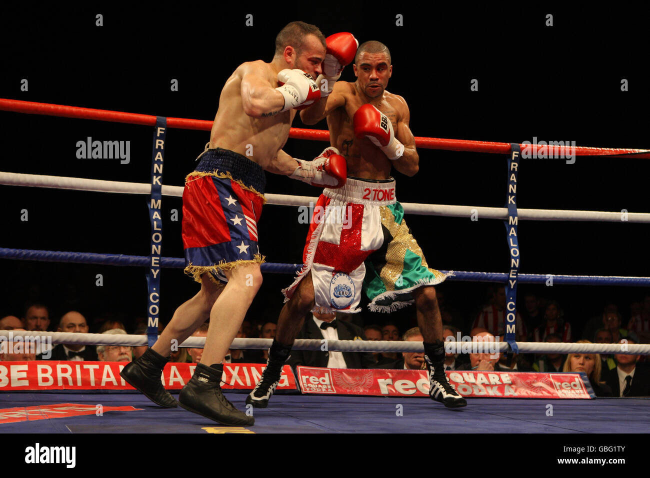 Bantamweight boxers hi-res stock photography and images - Alamy