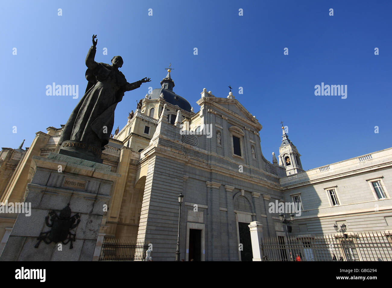 Statue of Pope John Paul II outside of Catedral de la Almundena, Madrid Stock Photo