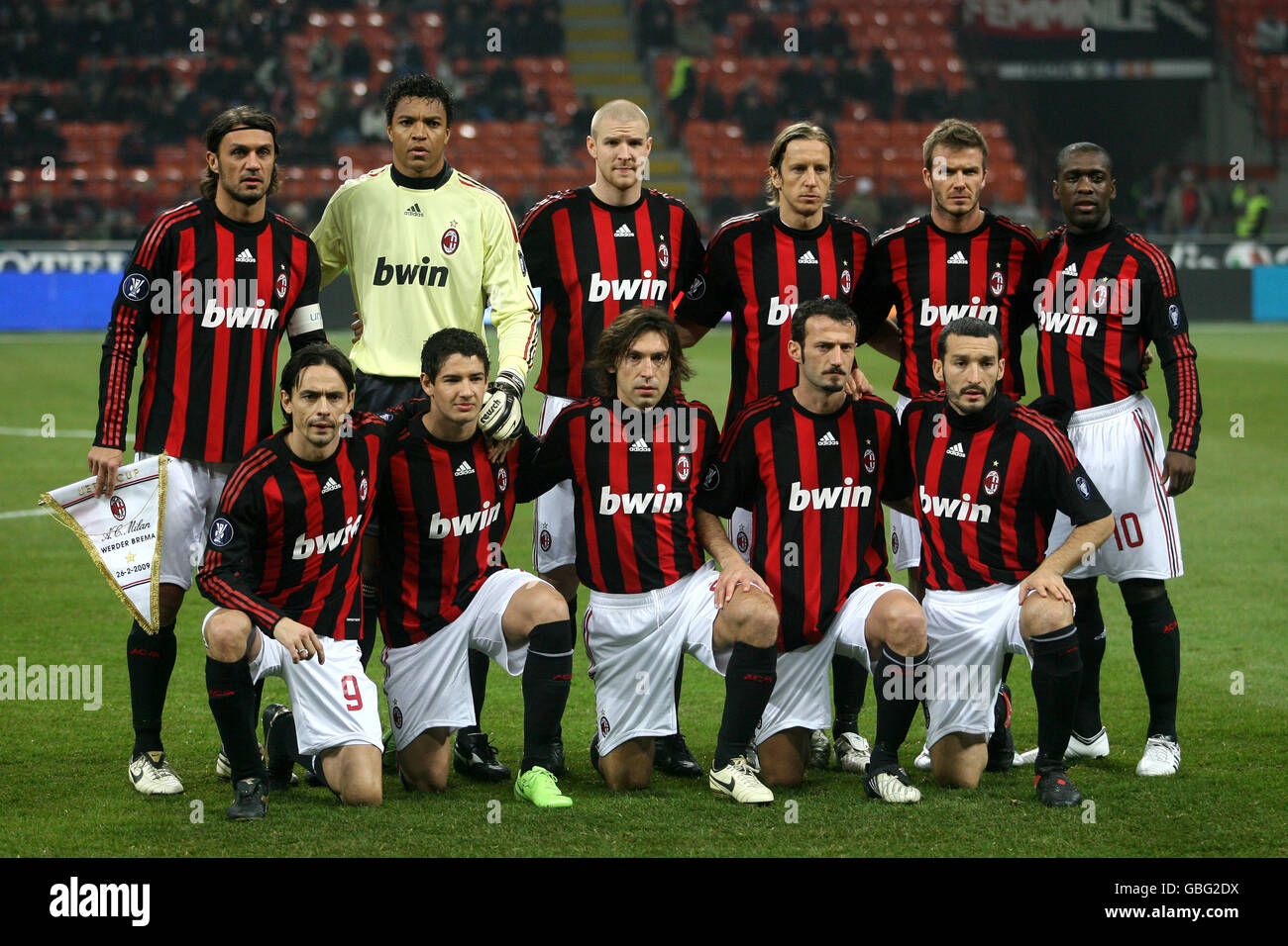 Soccer - UEFA Cup - Third Round - Second Leg - AC Milan v Werder Bremen -  San Siro. AC Milan team group Stock Photo - Alamy