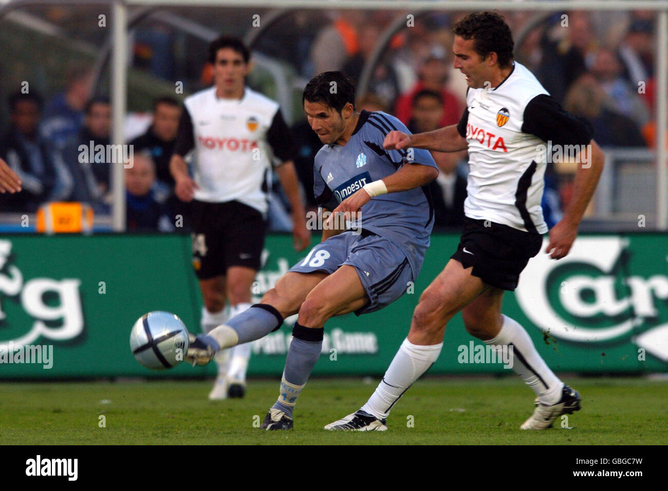 Fanion Finale Coupe UEFA 2004 : Valencia CF Vs Olympique De Marseille - Banderin Collection