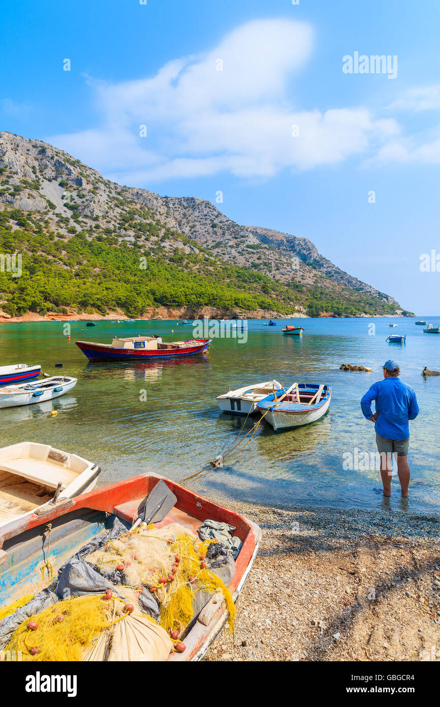 Fisherman old man boat beach hi-res stock photography and images - Alamy