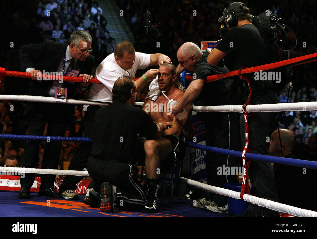 Cruiserweight boxing hires stock photography and images Alamy