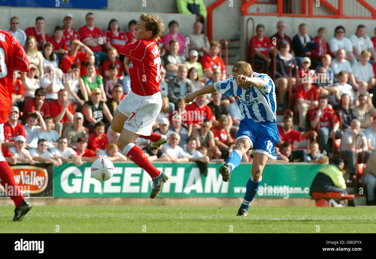 Soccer - Nationwide League Division Two - Play Off Semi-Final - First Leg - Swindon Town v Brighton & Hove Albion Stock Photo
