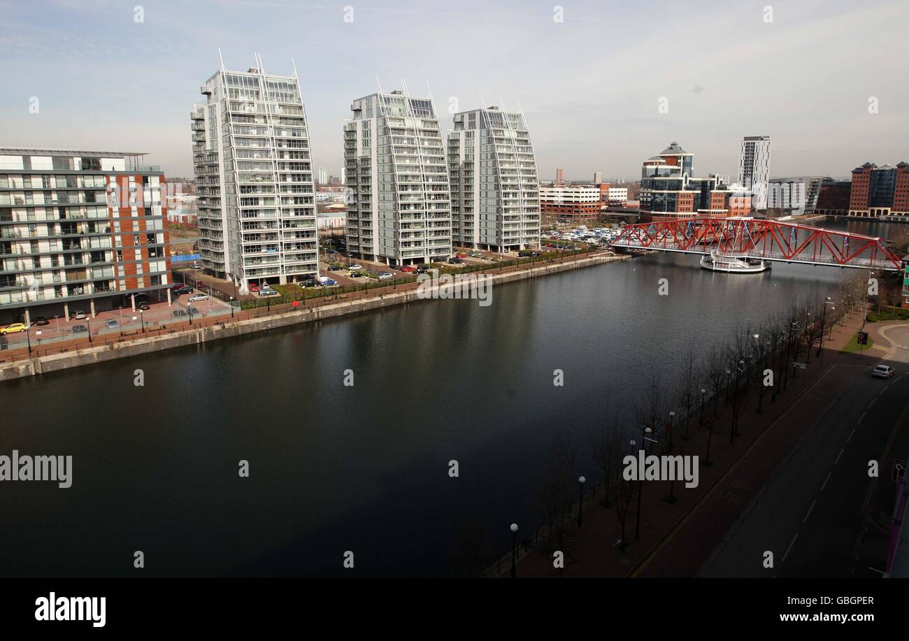 General view of flats in salford quays hires stock photography and