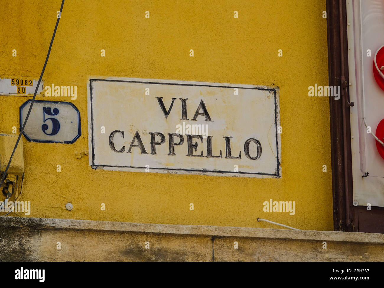 Famous Via Cappello in Verona - home of Shakespeare s Juliet Stock Photo