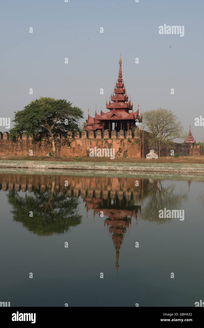 The Moat And Fortress Wall Of The Royal Palace In The City Of Mandalay ...