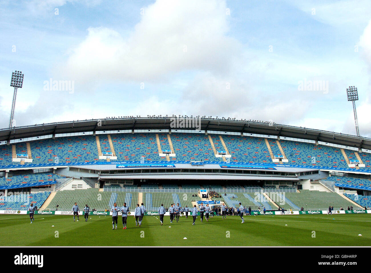 Fanion OM – Olympique Marseille Vs Valencia – Finale UEFA Cup 2004, 10x9 Cm