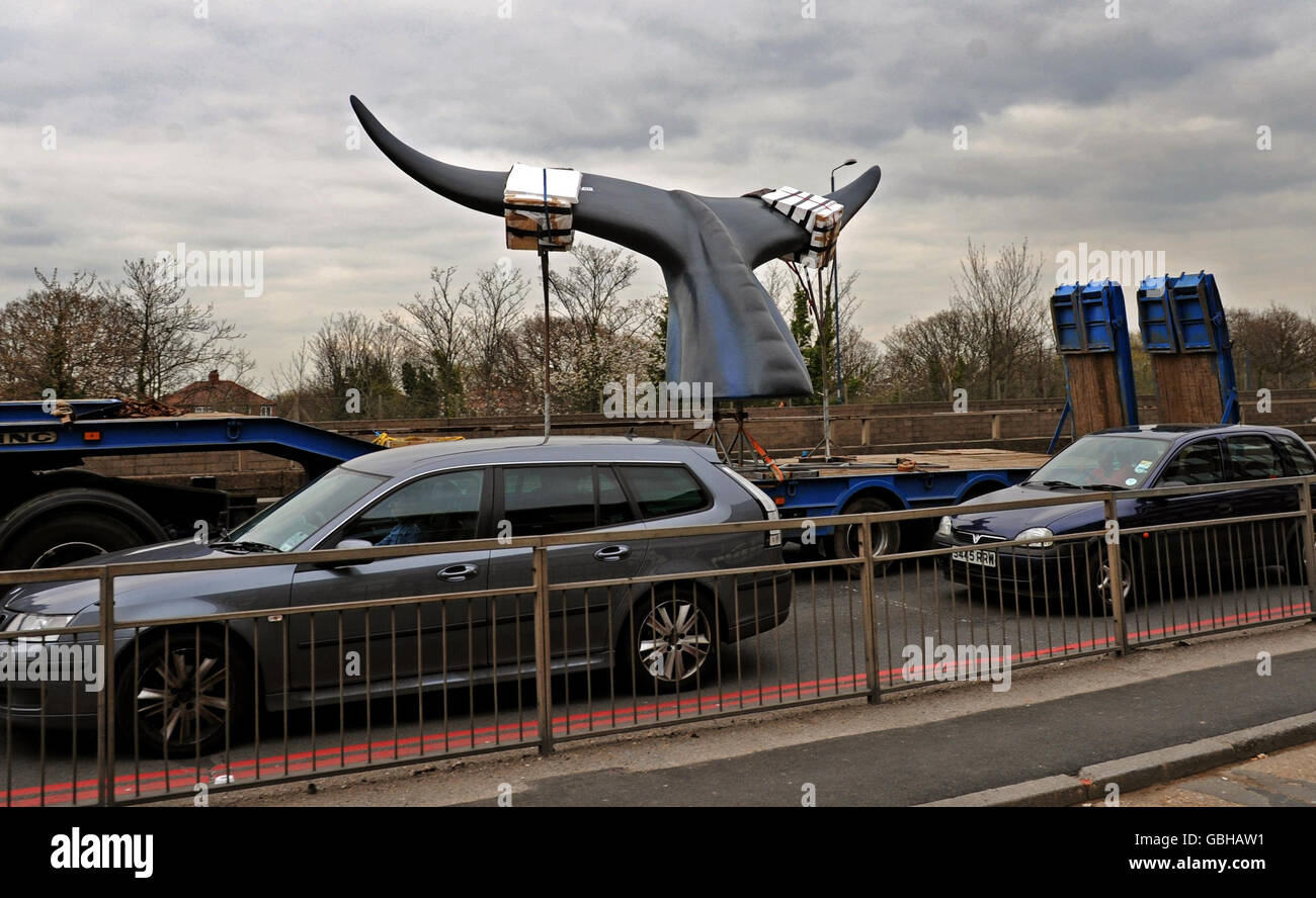 A 10 ft high, 20 ft wide life size model of a Blue Whale tail, commissioned by the National Geographic Channel, tail is transported along the A40 near Hanger Lane in London after a spell in the Serpentine in London's Hyde Park to celebrate the premiere of Blue Whale Odyssey and the launch of its new channel, Nat Geo Wild HD. Stock Photo