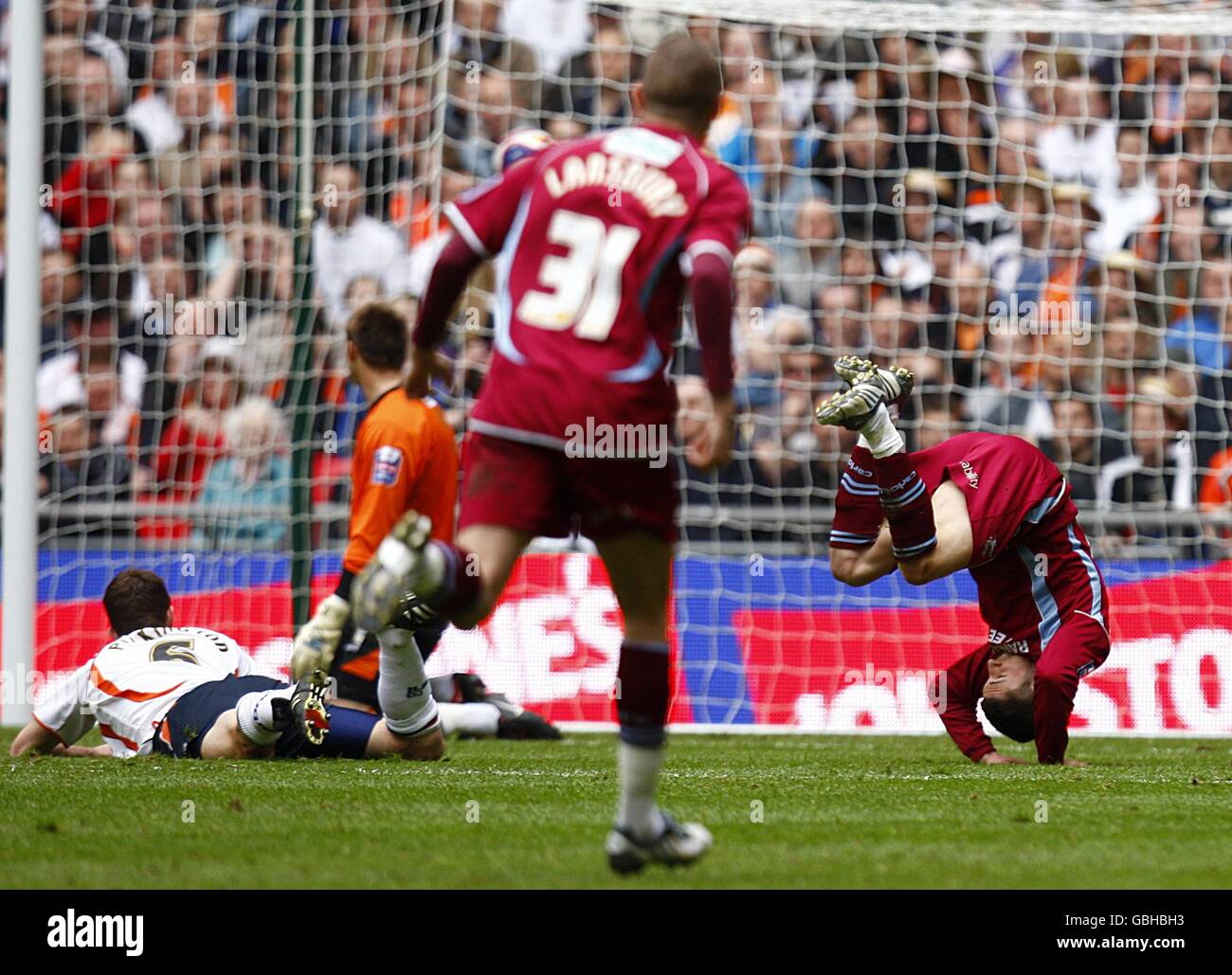 Soccer Johnstone's Paint Trophy Final Luton Town v Scunthorpe