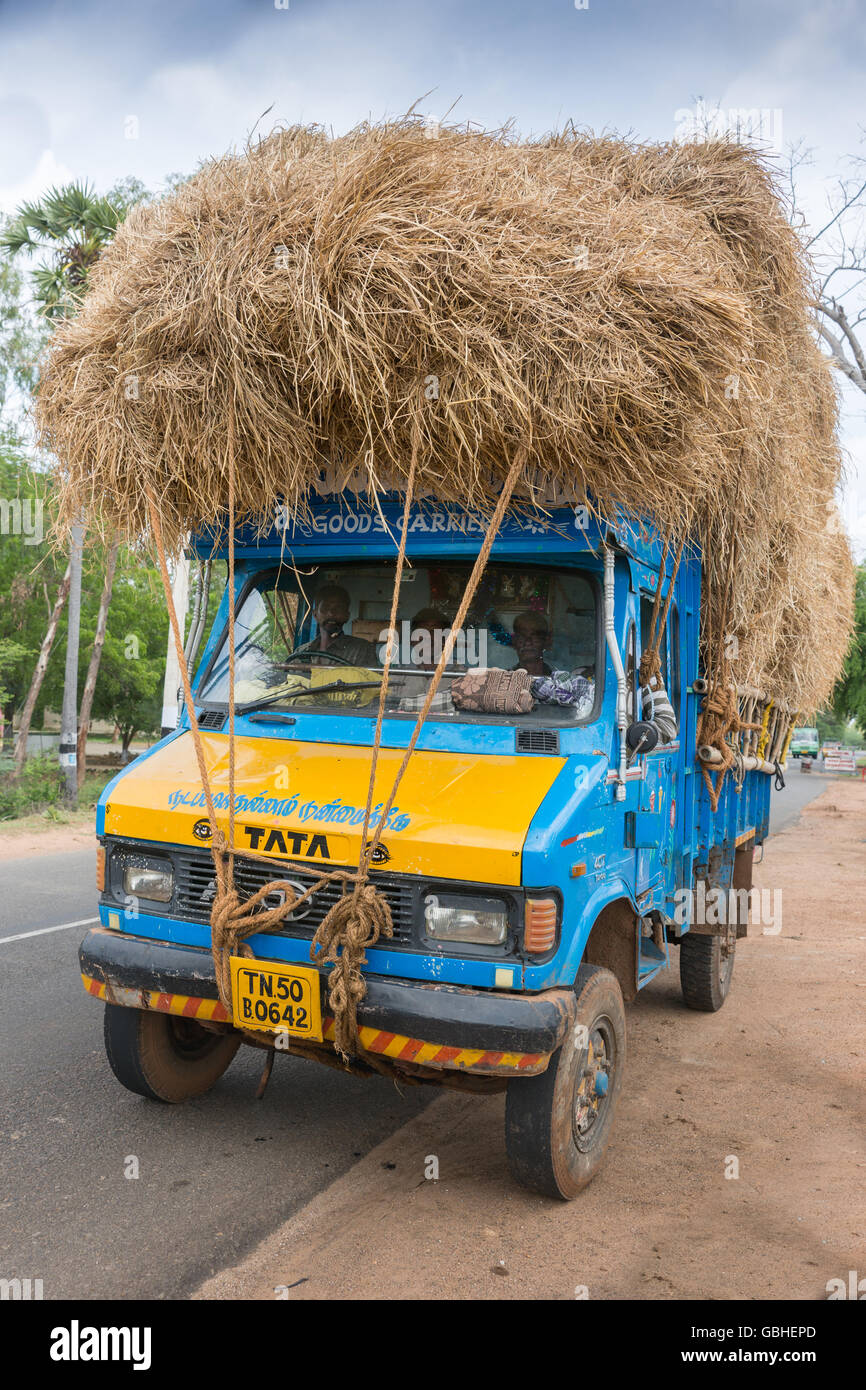 Overloaded truck india hi-res stock photography and images - Alamy