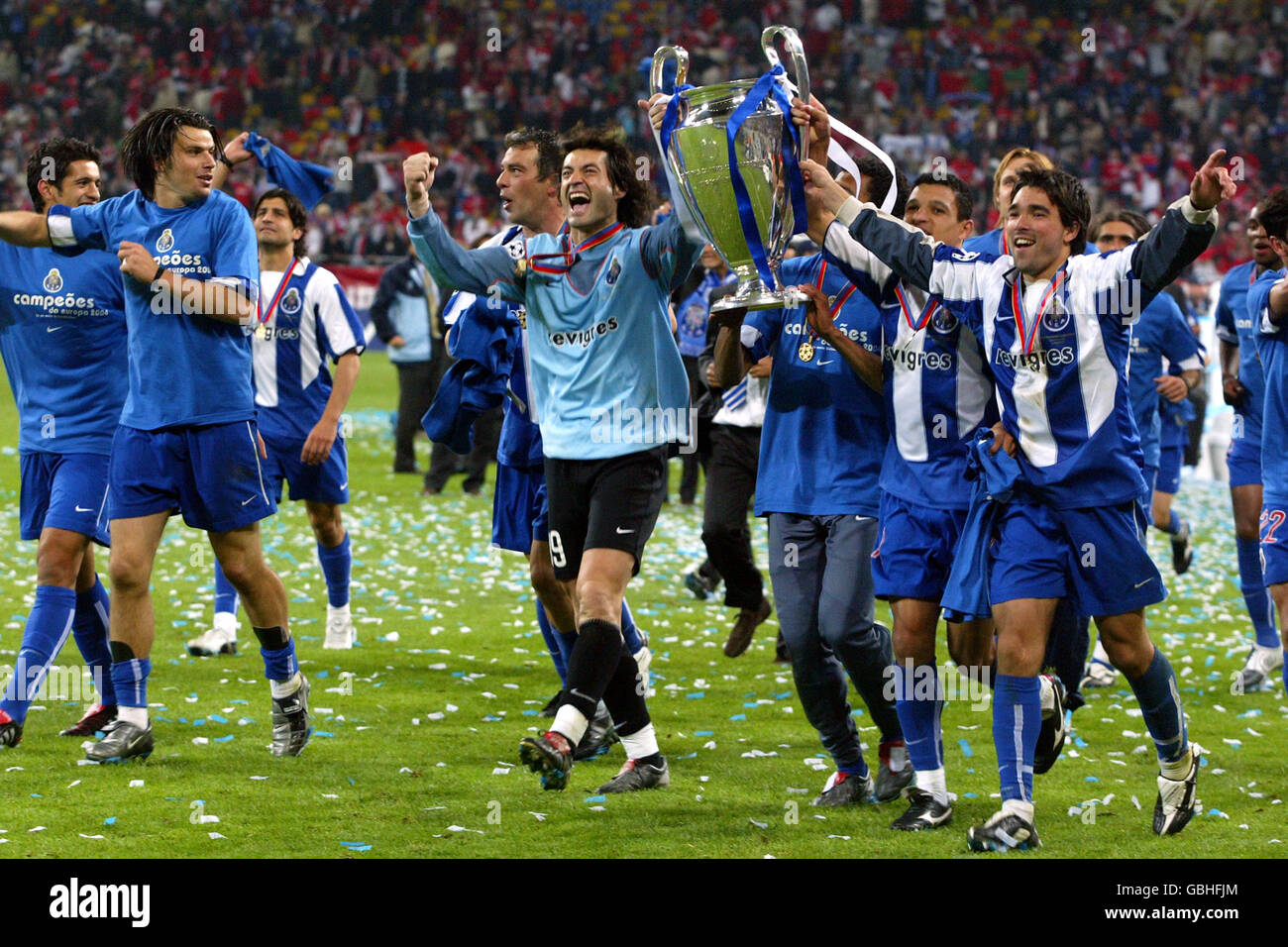 Fc porto players celebrate winning the uefa cup hi-res stock photography  and images - Alamy