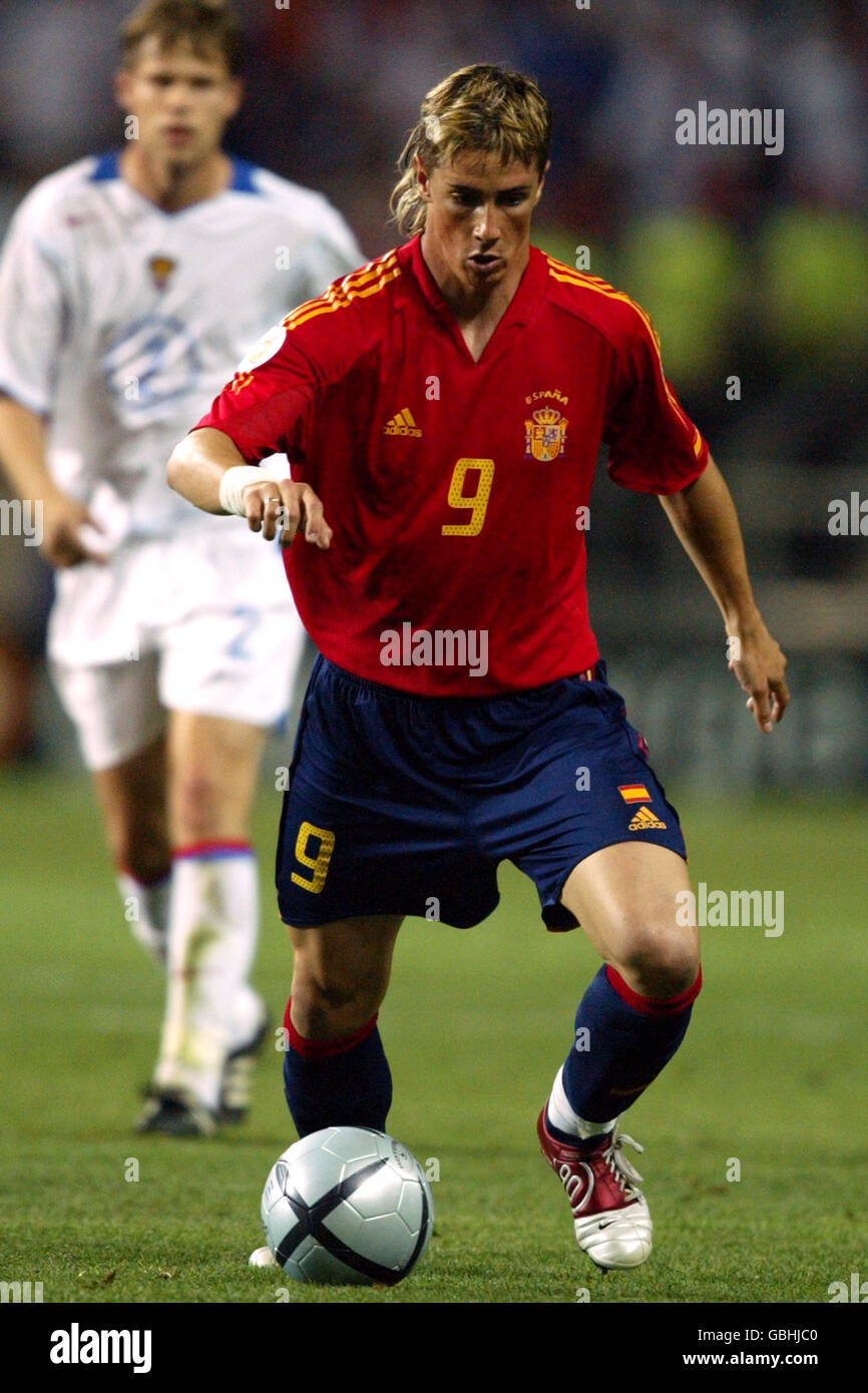 Soccer - UEFA European Championship 2004 - Group A - Spain v Russia. Fernando Torres, Spain Stock Photo