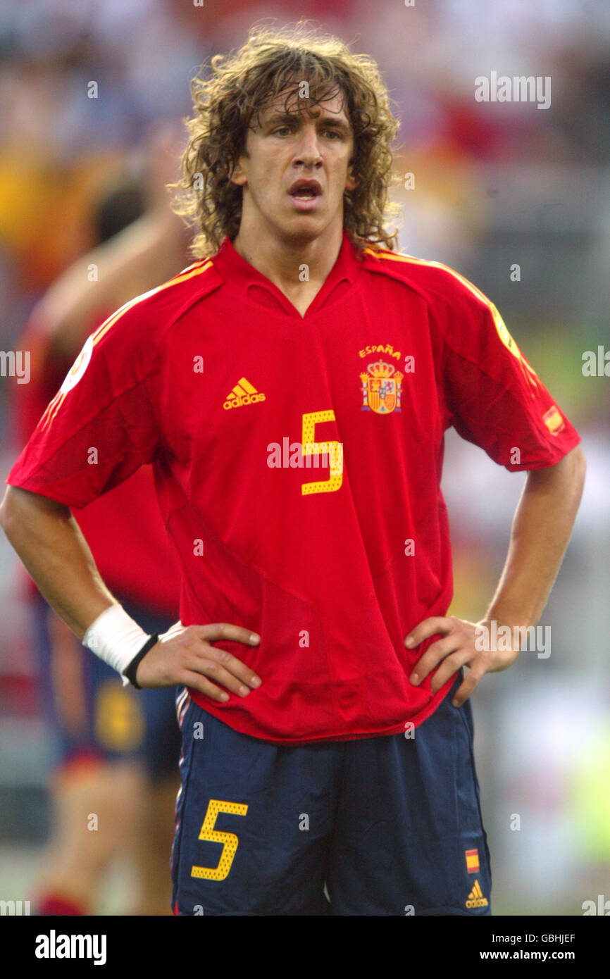 Soccer - UEFA European Championship 2004 - Group A - Spain v Russia. Carles Puyol, Spain Stock Photo