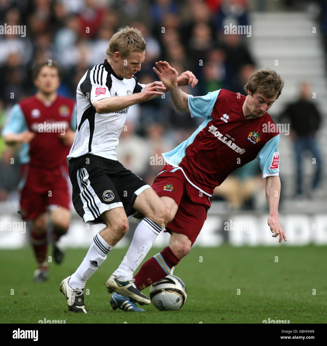 Derby County's Gary Teale (left) and Burnley's Wade Elliott (right Derby County's Gary Teale (left) and Burnley's Wade Elliott (right