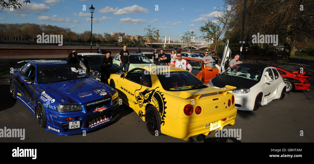 convoy - Truck-Fahrer Rubber-Duck wird unfreiwillig zum Führer einer  Fernfahrer-Revolte gegen die verbürgerlichte US-Gesellschaft. Szene Regie:  Sam Peckinpah aka. Convoy Stock Photo - Alamy