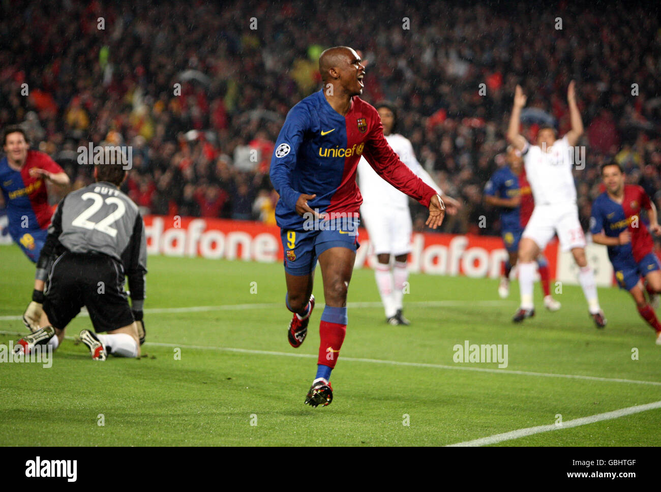 Barcelona's Samuel Eto'o celebrates scoring the second goal Stock Photo ...