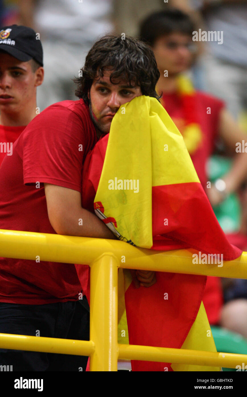 Spain portugal fans hires stock photography and images Alamy