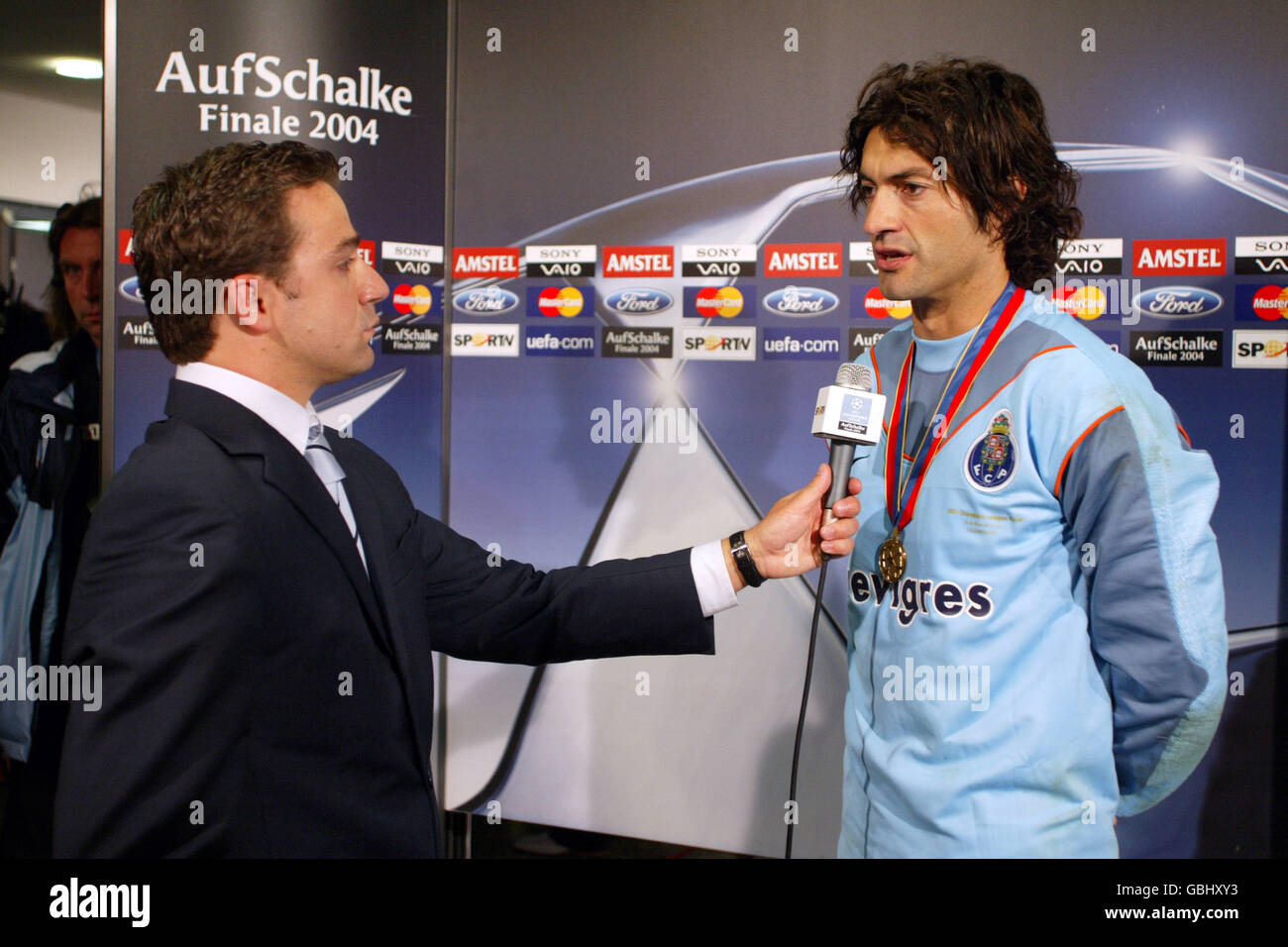 Fc porto goalkeeper vitor baia is interviewed after the game hires