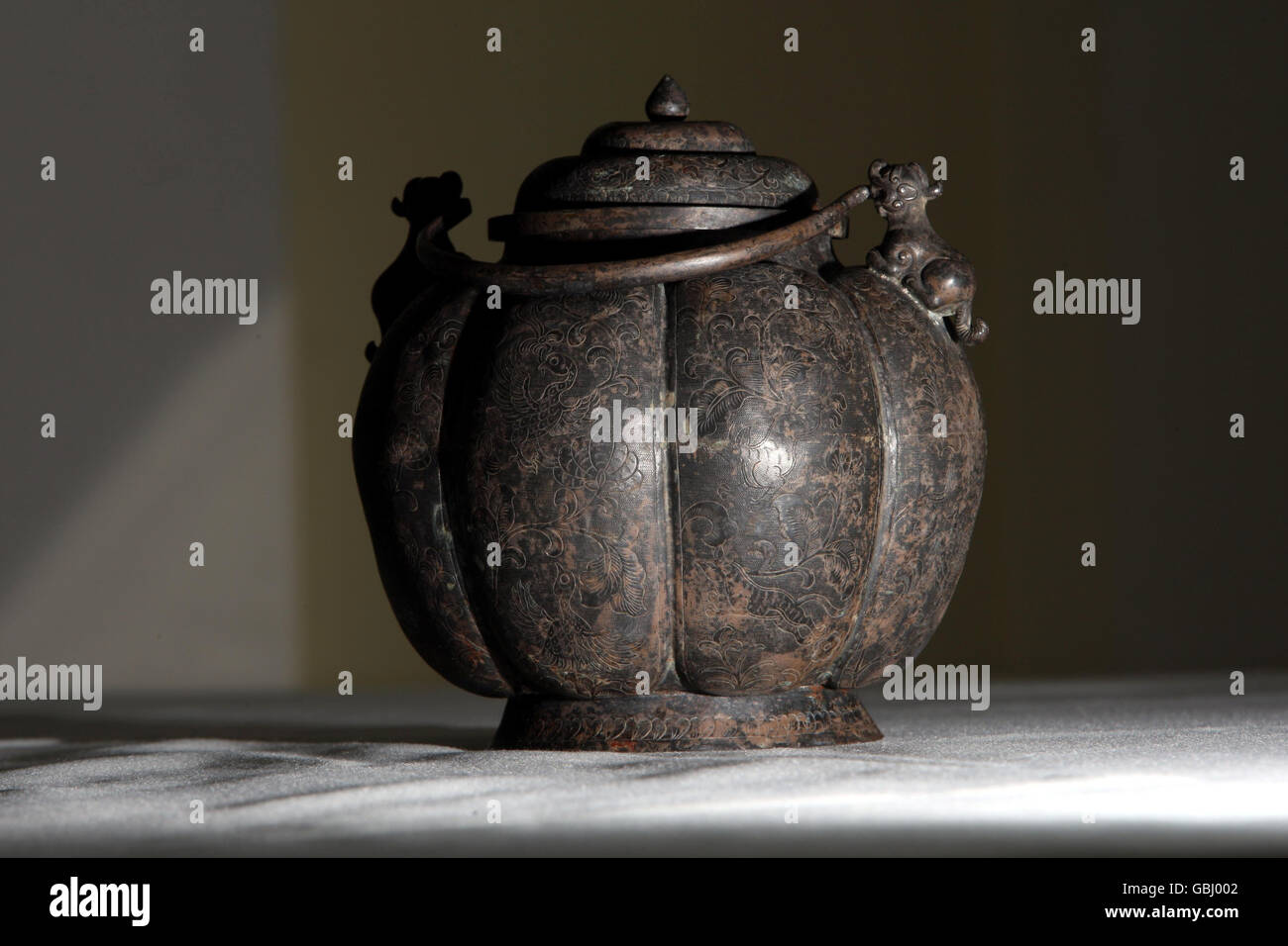 Tang vase found amongst bric-a-brac Stock Photo