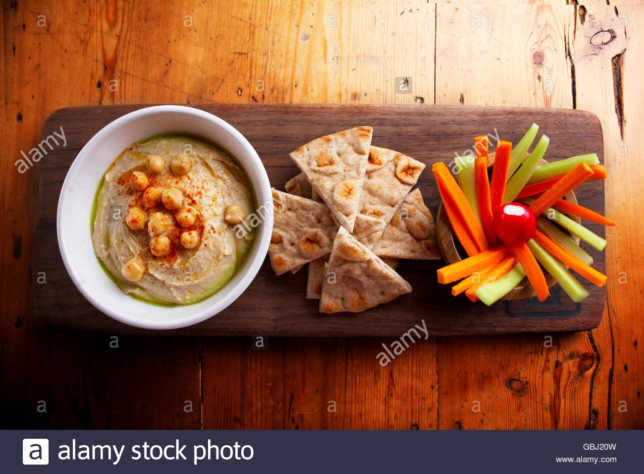Hummus With Vegetables And Pita Bread Platter Bread Stock Photos