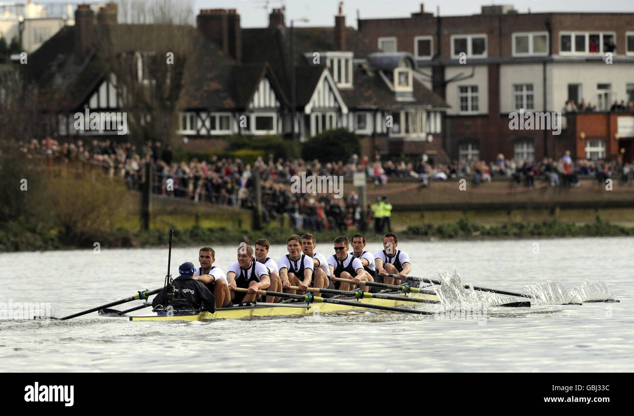 The Oxford crew during the 2009 Boat Race on the River Thames, London. Stock Photo