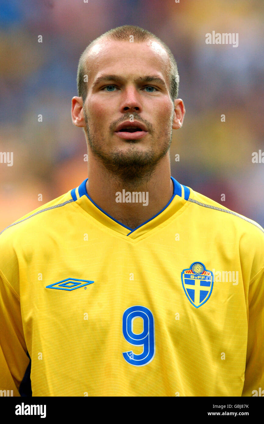 Freddie Ljungberg Sweden soccer jersey