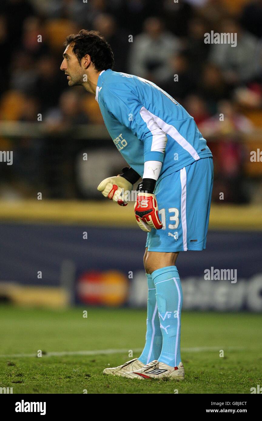 Villarreal goalkeeper hi-res stock photography and images - Alamy