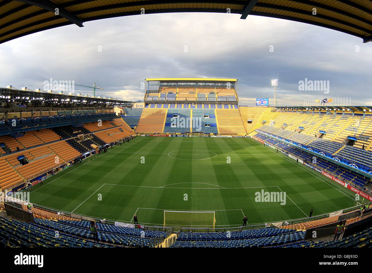 Soccer - UEFA Champions League - Quarter Final - First Leg - Villarreal v Arsenal - Estadio El Madrigal Stock Photo