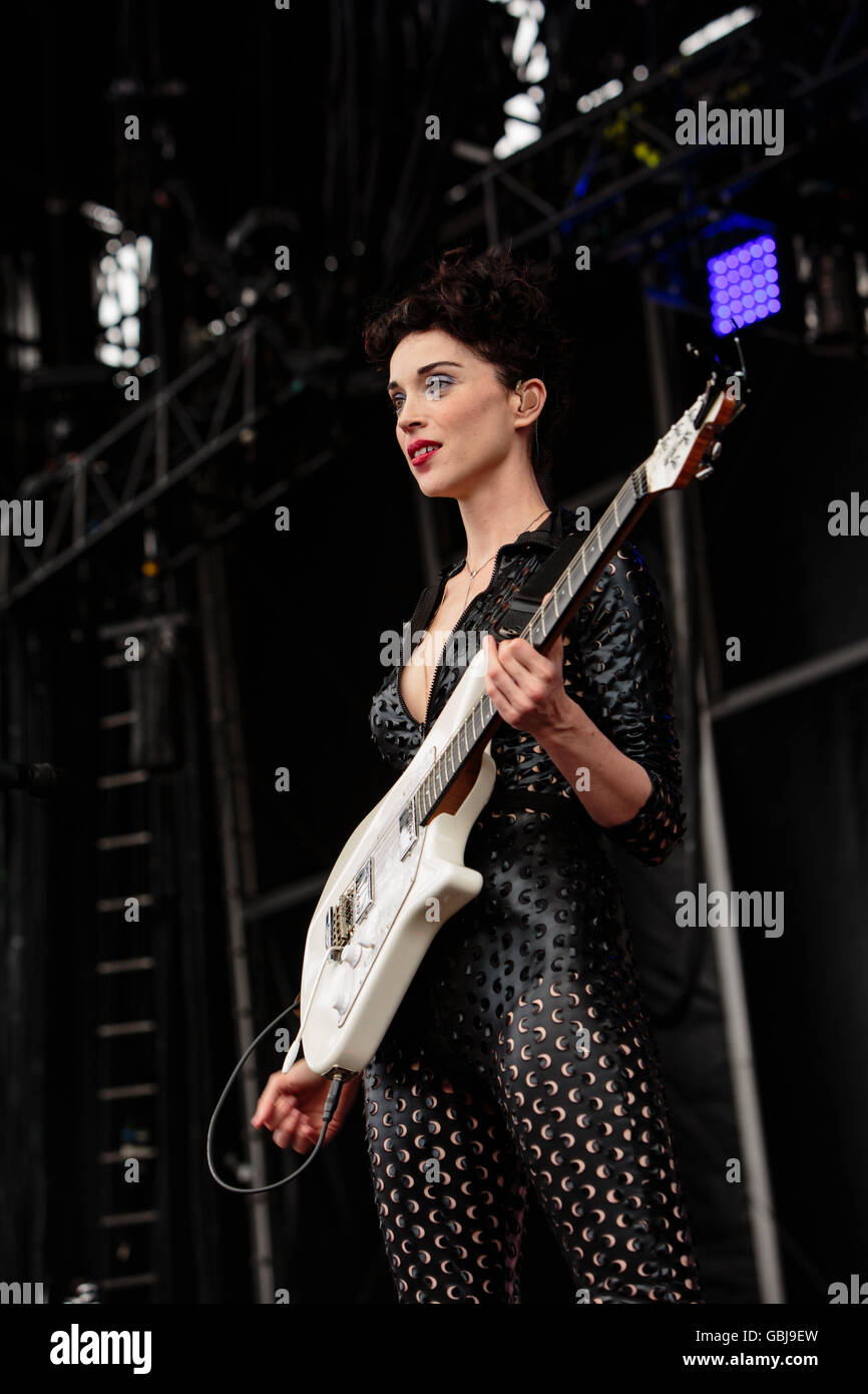 Annie Clark performs with her band St. Vincent at Outside Lands Music ...