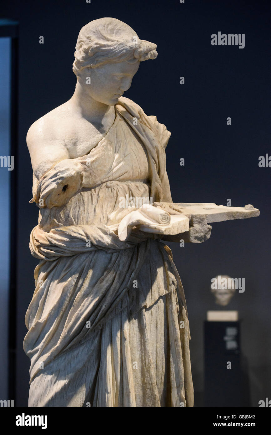 Rome. Italy. Maiden of Anzio, ca. mid 3rd century BC, from Nero's imperial villa at Anzio. Museo Nazionale Romano. Palazzo Massimo alle Terme. Stock Photo