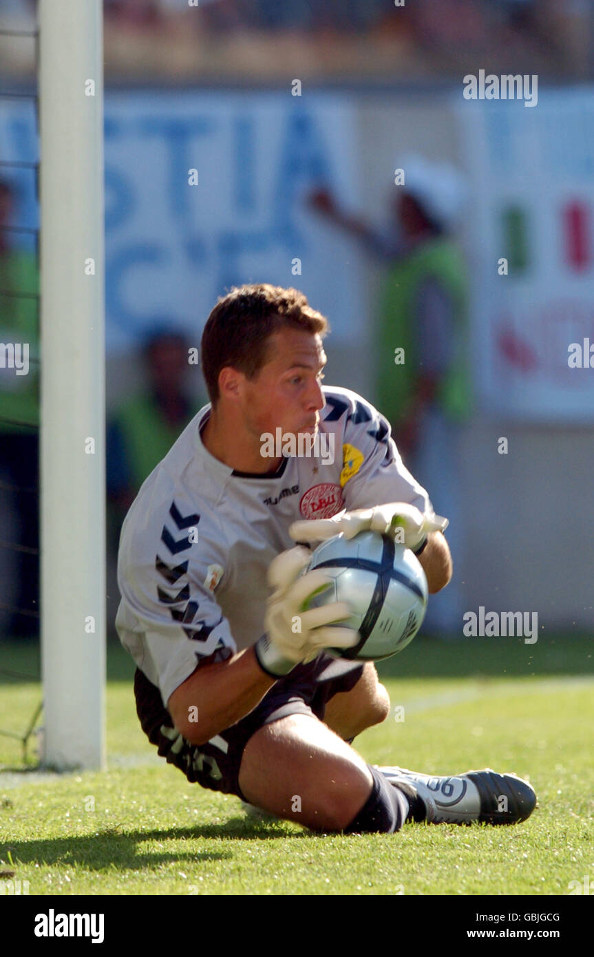 Thomas sorensen euro 2004 hi-res stock photography and images - Alamy