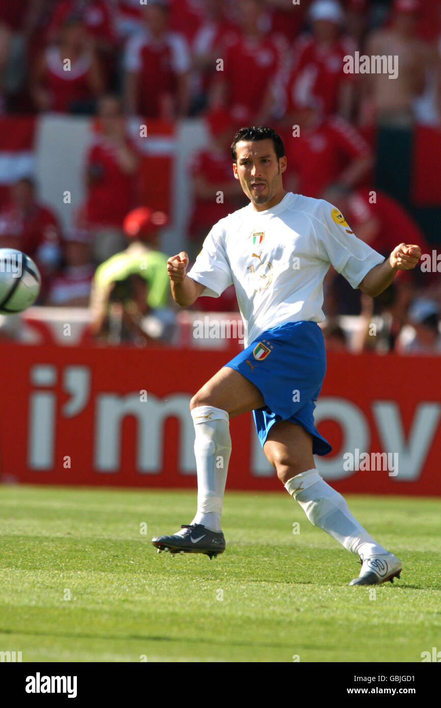 Gianluca zambrotta euro 2004 hi-res stock photography and images - Alamy