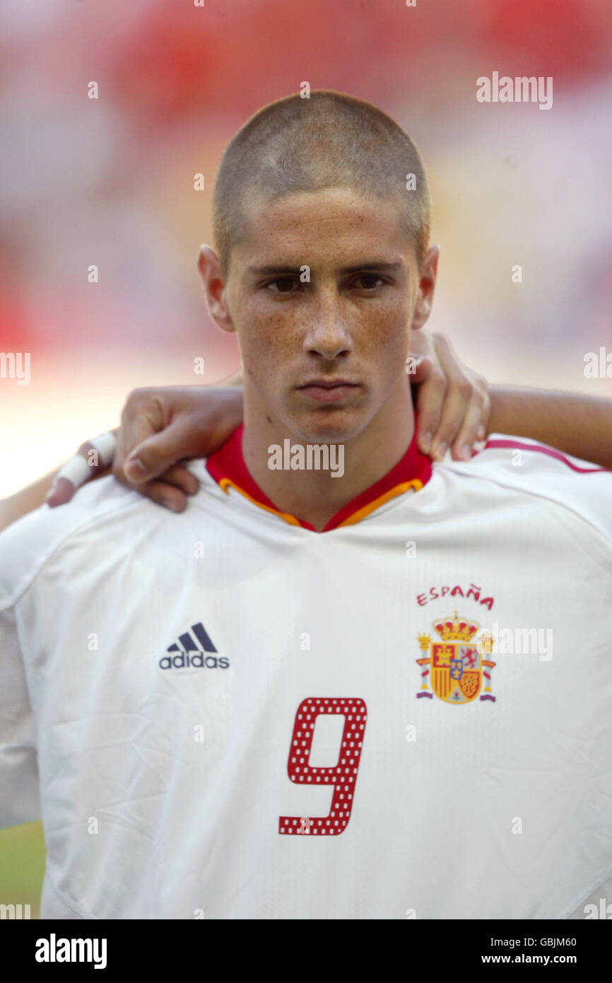 Soccer - UEFA European Championship 2004 - Group A - Spain v Portugal. Fernando Torres, Spain Stock Photo