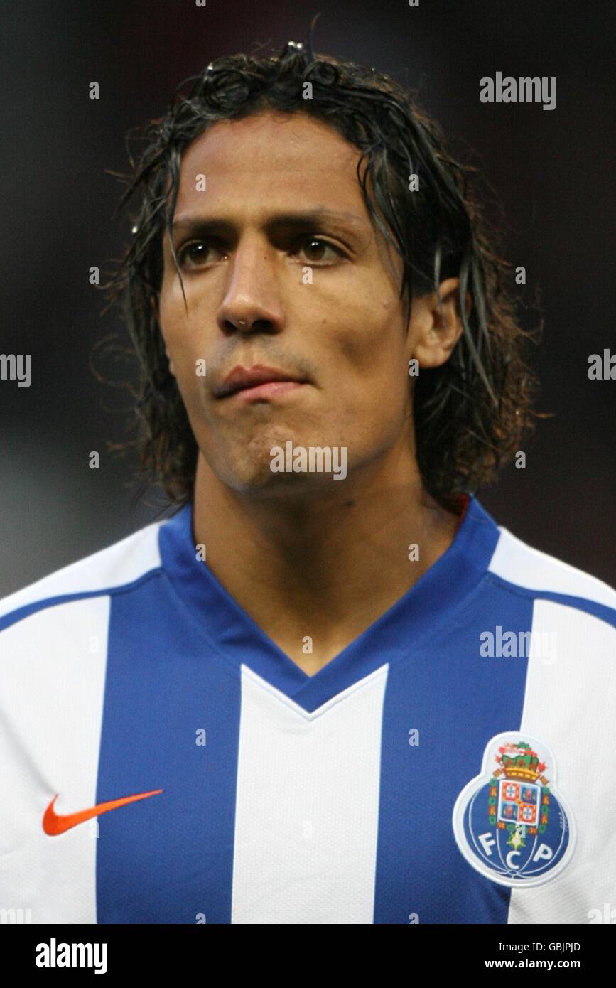 Bruno Alves English