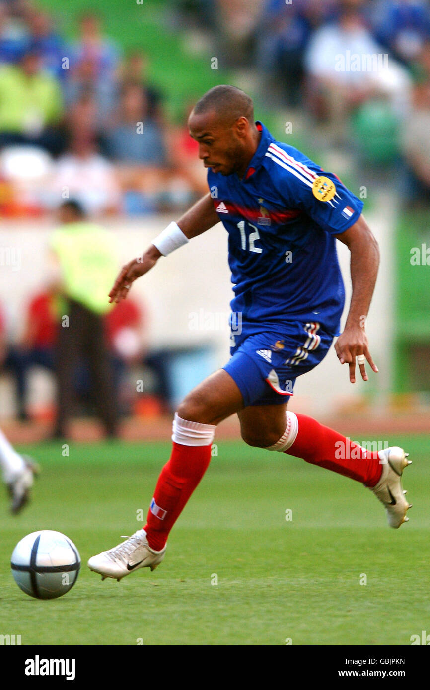 Thierry Henry - Equipe De France - Wizards Football Champions France 2001/2002 card 019/230 - Price & Rarity