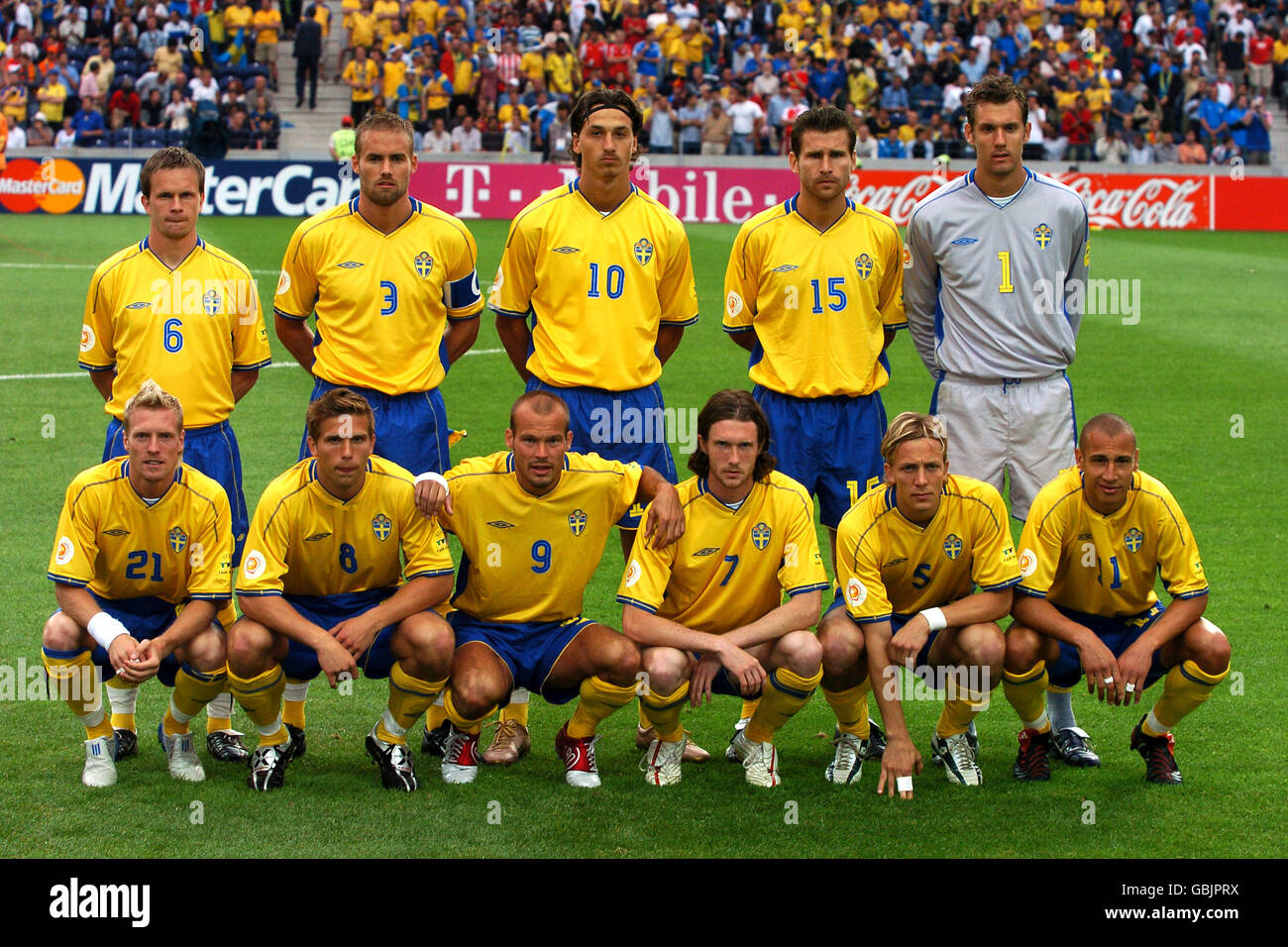 soccer-uefa-european-championship-2004-group-c-italy-v-sweden-GBJPRX.jpg