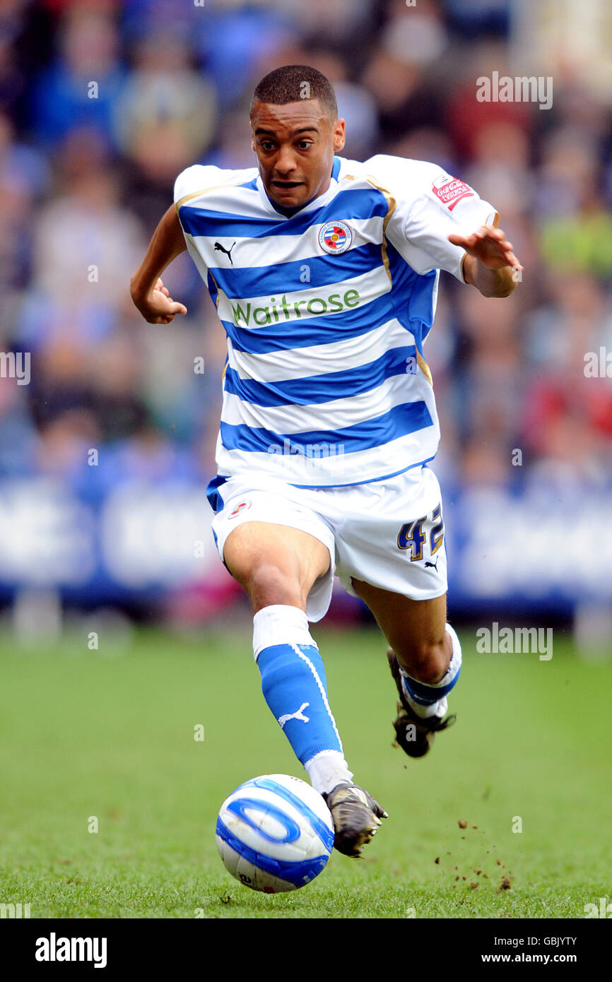 Soccer football league championship reading sheffield united madejski