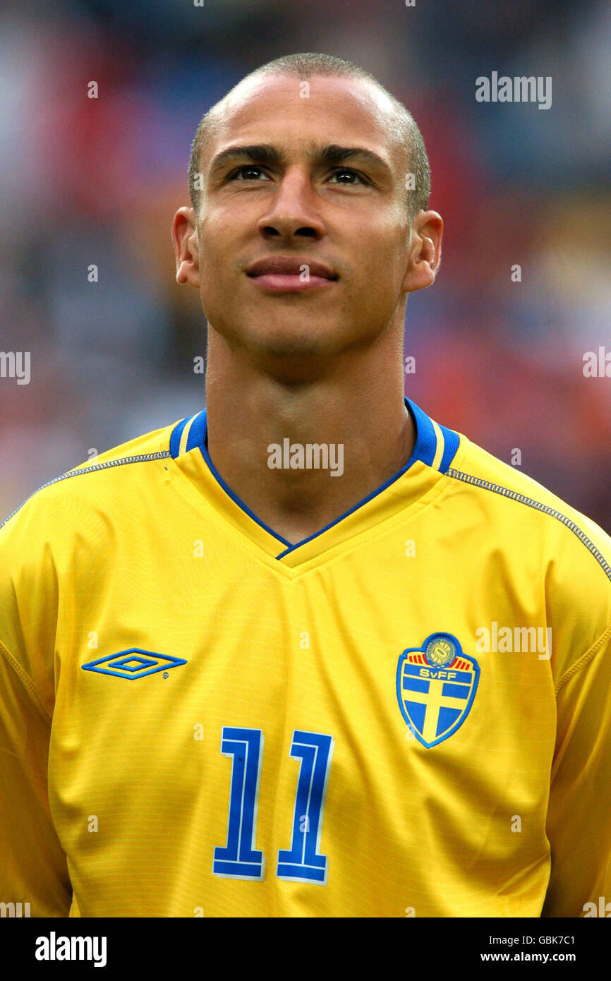 Soccer - UEFA European Championship 2004 - Group C - Italy v Sweden ...
