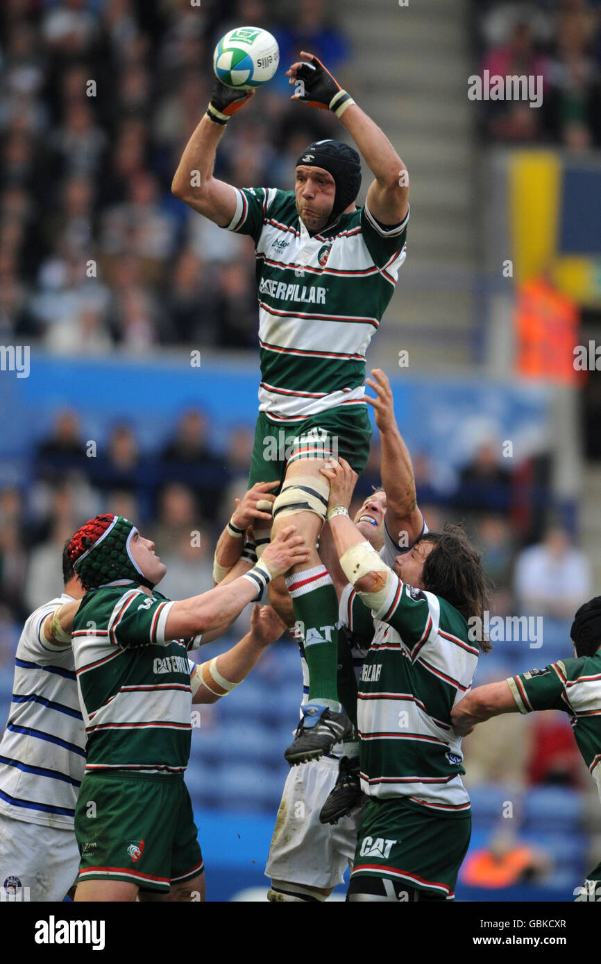 Rugby Union - Heineken Cup - Quarter Final - Leicester Tigers v Bath - Walkers Stadium. Leicester Tigers' Ben Kay wins the line out Stock Photo