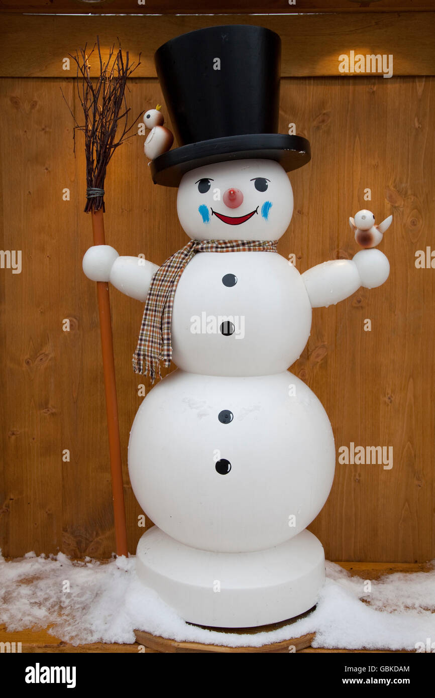Snowman, figure manufactured in the Ore Mountains, 'Striezelmarkt' Christmas market, Altmarkt square, Dresden, Saxony Stock Photo