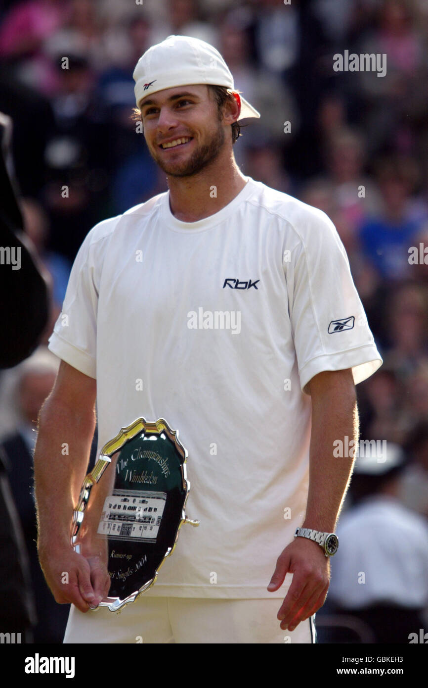 Tennis - Wimbledon 2004 - Men's Final - Roger Federer v Andy Roddick Stock  Photo - Alamy
