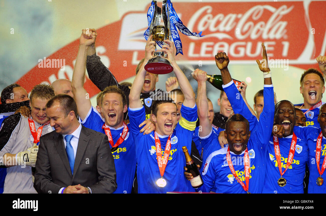Leicester city captain matt oakley lifts the league one trophy hires
