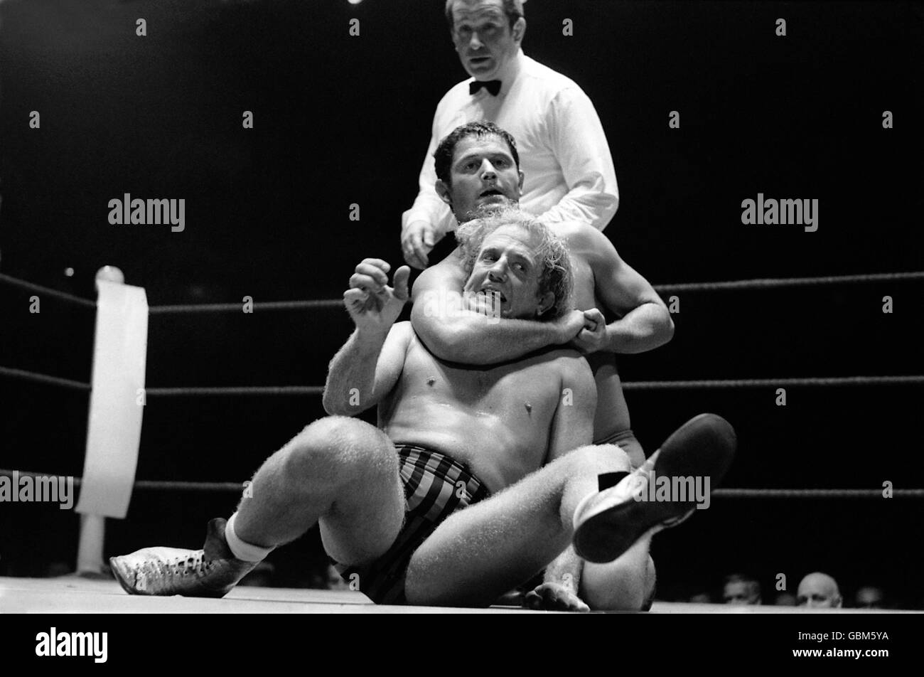 Wrestling holds Black and White Stock Photos & Images Alamy