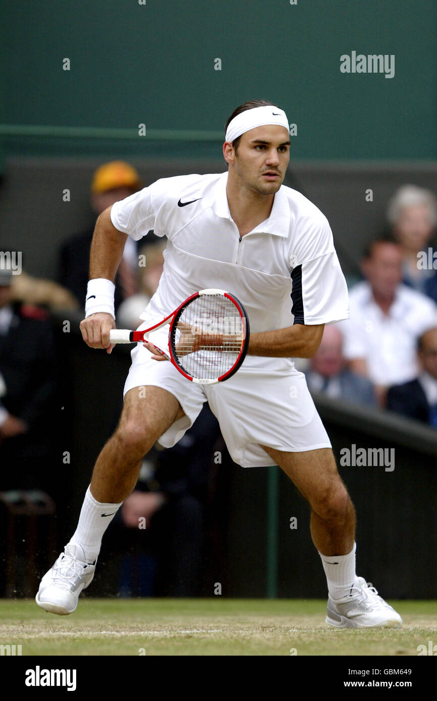 Tennis - Wimbledon 2004 - Quarter Finals - Roger Federer v Leyton Hewitt  Stock Photo - Alamy